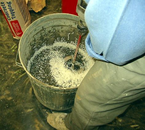particularly important with the SL Grade Polystyrene Bead) into the mortar to blend and coat the aggregate and provide even distribution of it throughout the mix.