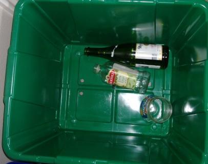 bags, covers for newspapers Styrofoam Please compact all bottles in order to save room in your bin Please rinse out Food/drink from containers