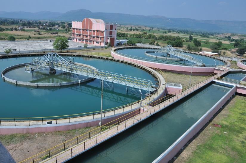 network in km) Potable water treatment capacity (million liters per day) 26 14,955 2,600