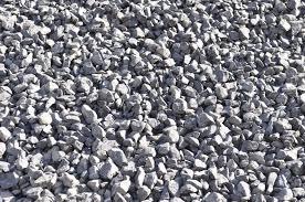 On the basis of geological origin Natural aggregates They are obtained by crushing from quarries of igneous, sedimentary or metamorphic rocks.