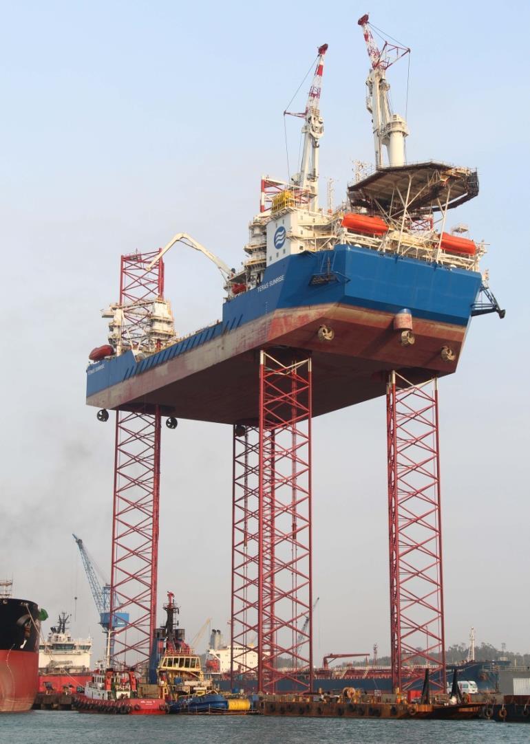 General Specifications HULL MAIN DIMENSIONS: Length (LOA) 111.8m (Exc. Helideck) Moulded Breadth 50m Deck Area (main deck) 2500m 2 Transit draught 5.9m Loaded draught 7.