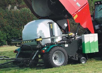 The lightweight design makes it possible to use the same tractor requirements as for a normal baler.