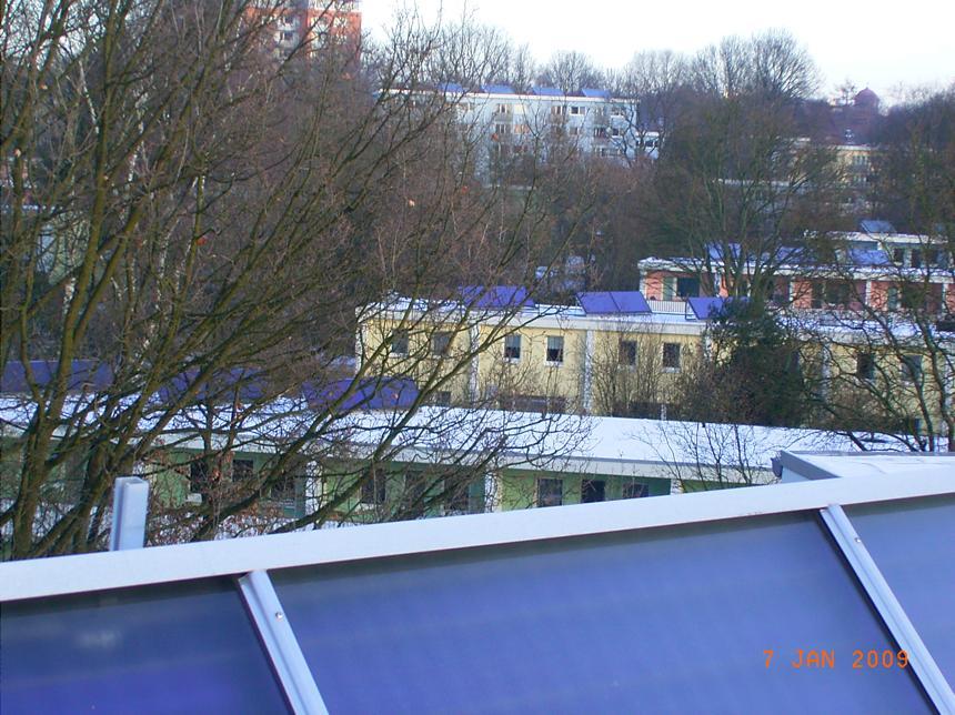 Good Examples: Solar Thermal Example 4 HOUSING ECONOMICS 'The Settlement Garden City of Farmsen' was converted into a 'solar village'.