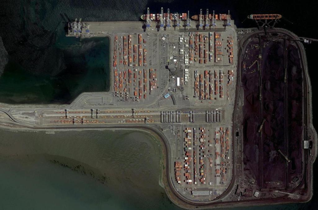 Port of Vancouver terminal infrastructure profiles Deltaport GCT Linear berth section of,00 m Water depth of 5.