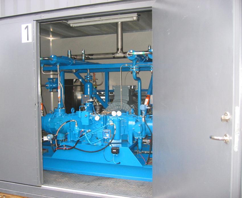 The compressor units are constantly under surveillance regarding gas pressure, temperature, leakage and fire alarm.