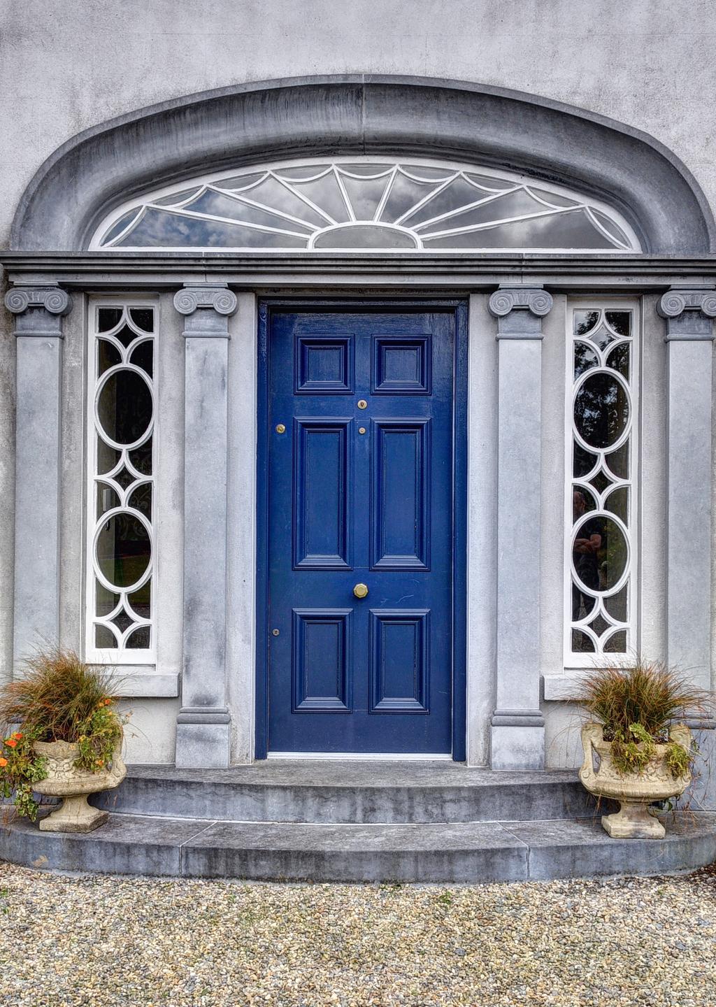 RTIFIED FO CE Our traditional front doors offer exceptional quality and style, whilst ensuring maximum security and longevity.