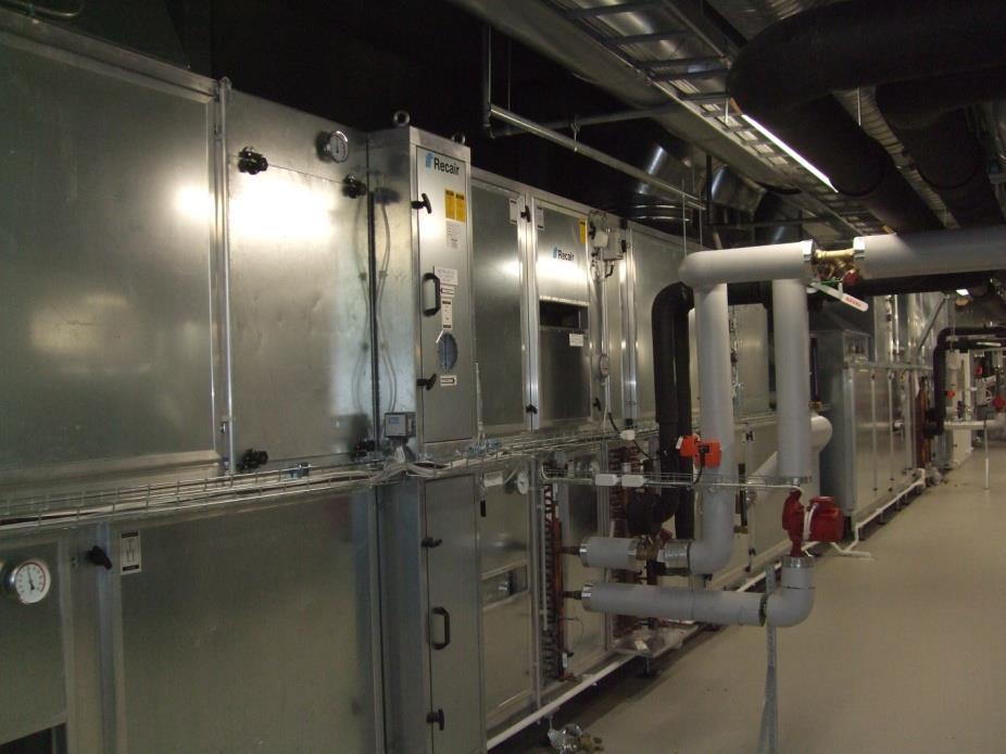 Key HVAC-solutions Large mechanical rooms on the top floor and low pressure ductwork