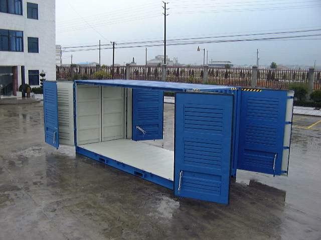 Left: Multi- Side Door Containers with Mezzanine decks for 2