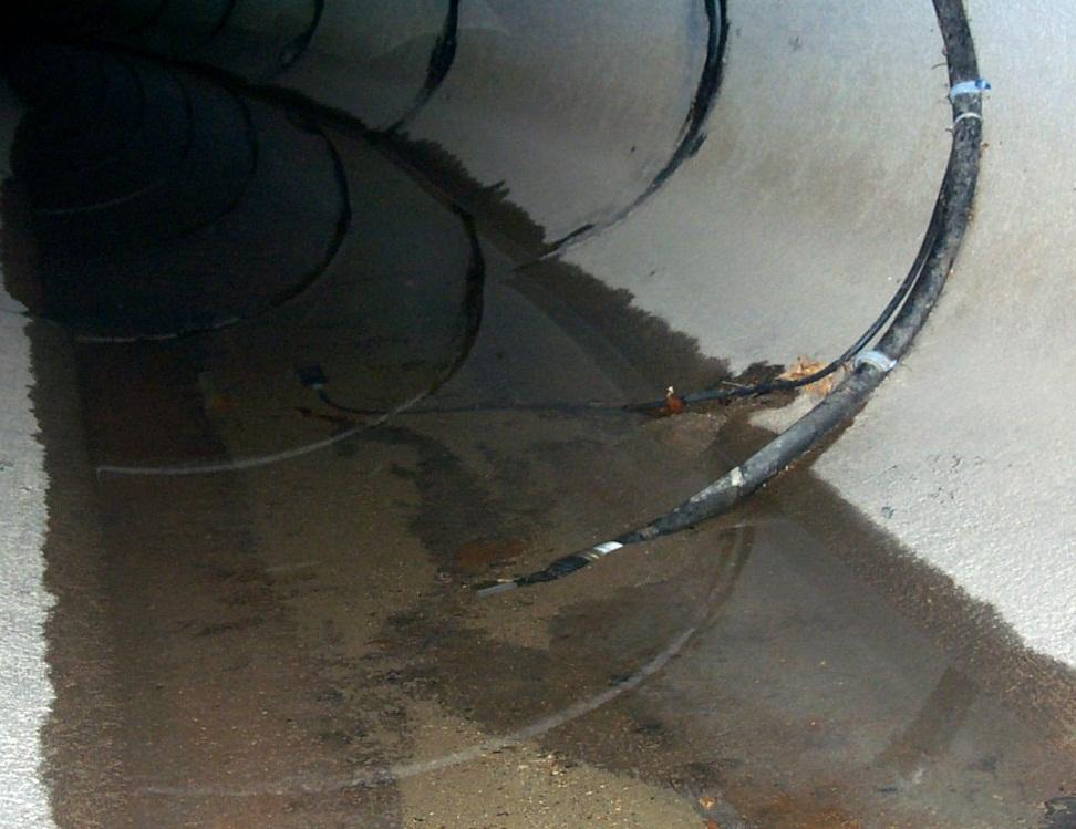 Fixed-point Sample Collection in Storm Sewers Advantages Easy to install Can sample wide range flow