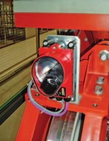 the electrical power to the stacker crane can be cut thanks to a switch placed alongside the electrical closet and safety switches installed outside the aisle.