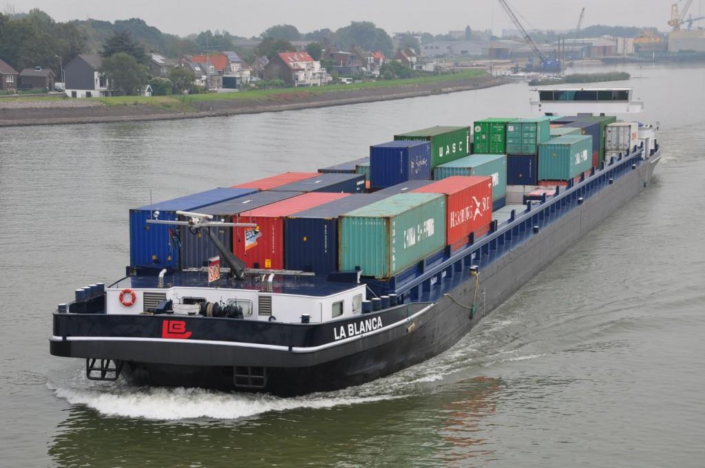 Benefits Barge transport Cost effective and environmental friendly alternative Reduction of transport costs Sustainability of activities: less emission Avoid costs for
