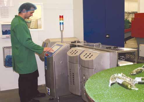 By networking these devices, we have succeeded in placing the checkweigher at the centre of the