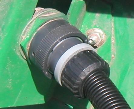 3. Electrical Conversion *For heads with 31 pin Connections skip next 2 steps.* Note: Platforms, without a 31 pin wiring harness, will not function properly on combines newer than 50 series.