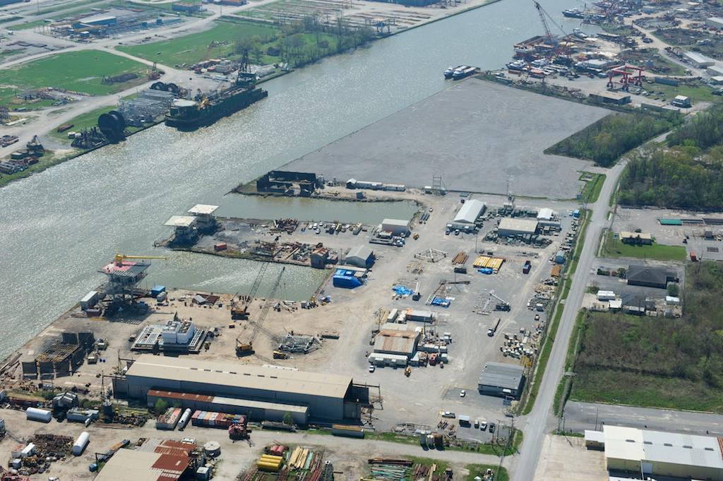 office space 6 acres of fenced yard space 60 X 310 fabrication shop 60 X 320 fabrication shop 26 X 180 fabrication shop 1,000 of waterfront access Water depth of 12 at bulkhead and 25 in the channel