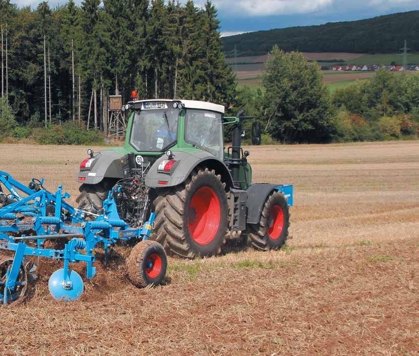 The universal attachment points Seed drill attachment points are the same on all LEMKEN semi-mounted implements and this means the same Solitair 9