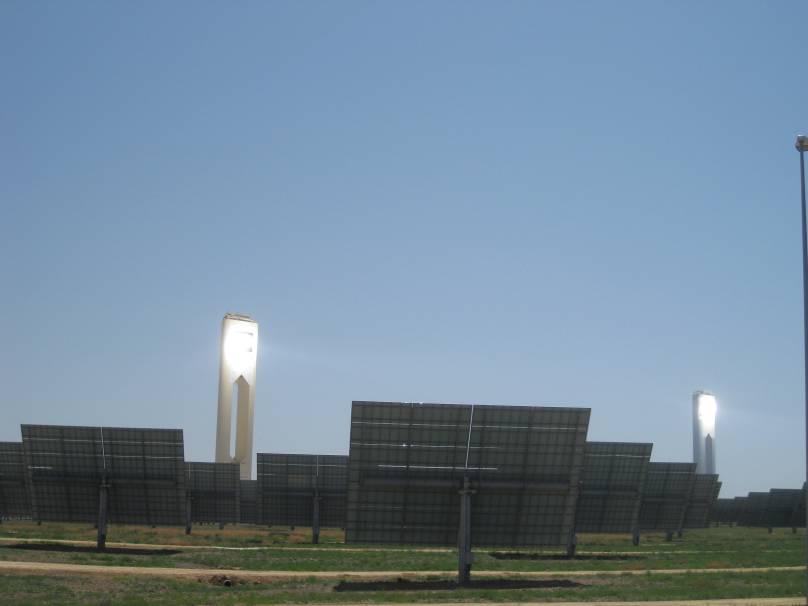 CSP: Central Receiver Status: Demonstration to earlycommercial Deployment 10 MW operating in Spain 20 MW now in operation April 2009 15 MW Solar Tres (Spain) project Key attributes High
