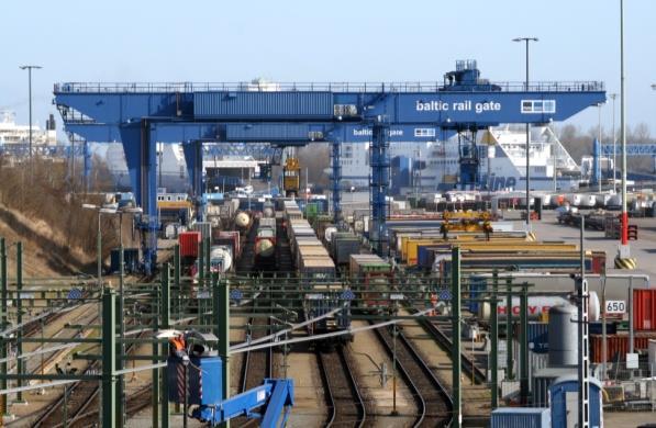 Daily service capability is ensured by On-site intermodal terminal