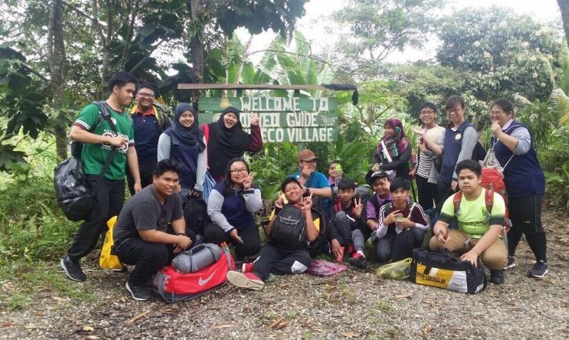 In other words, tourism here means learning about Borneo's nature and the future. i) Feature of Temburong and Borneo Temburong has a rich natural environment, with mangroves and sea.
