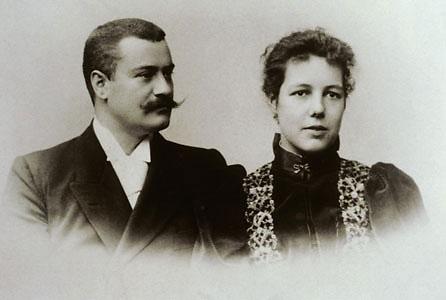 Roche Innovating healthcare since 1896 Fritz and Adèle Hoffmann-La Roche Controlling share still with the founding