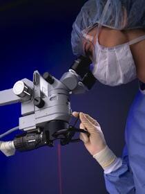 For the articulated arm two different hand pieces are available, with 3 and 5 inch focal distance. 5 inch hand piece The most common use in ENT is with a micromanipulator on the microscope.