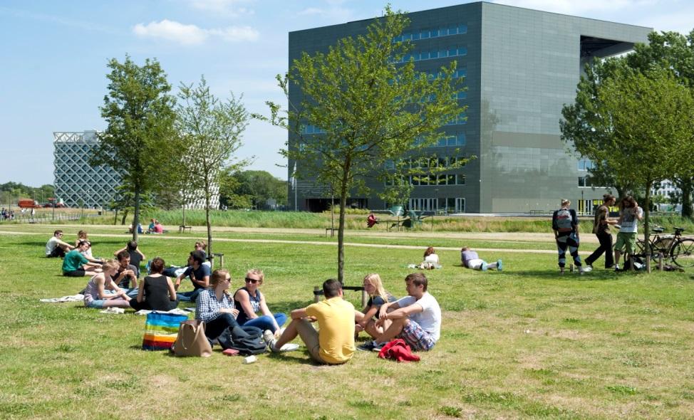 Wageningen University & Research UNIVERSITY Top 2 in Agriculture 10,000 students 5,000 employees Business volume 657 M RESEARCH: Food & Biobased Research Applied research