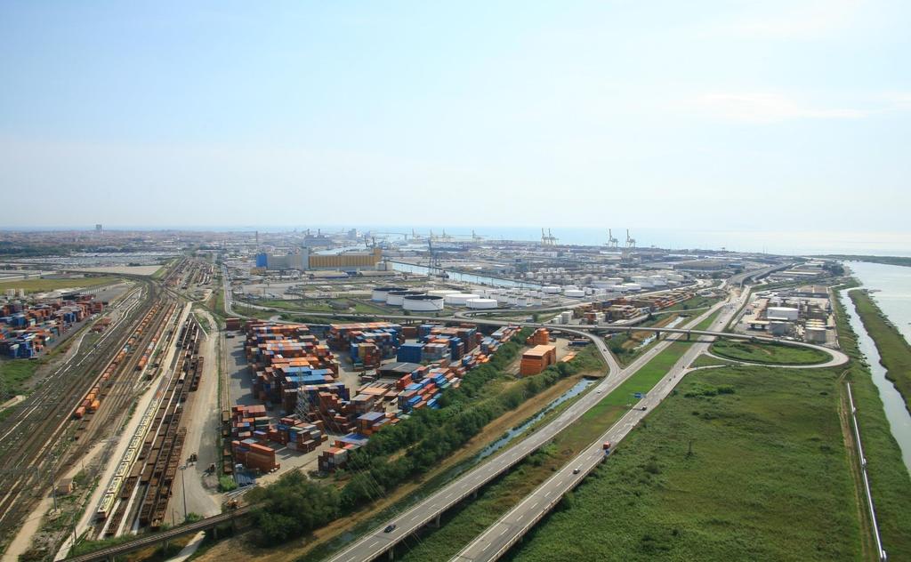 The Commercial Multipurpose Port of Livorno TEN-T CoreCorridor V Integration with high