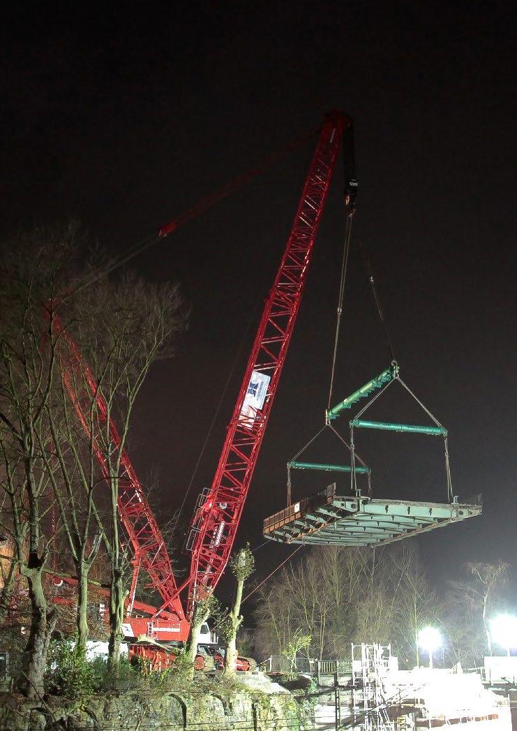 Royal Wagenborg operates a variety of heavy cranes up to 750 tons capacity.