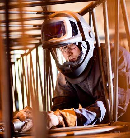Continuous protection Easy switching between welding and grinding means there is no need to remove your helmet - you're always