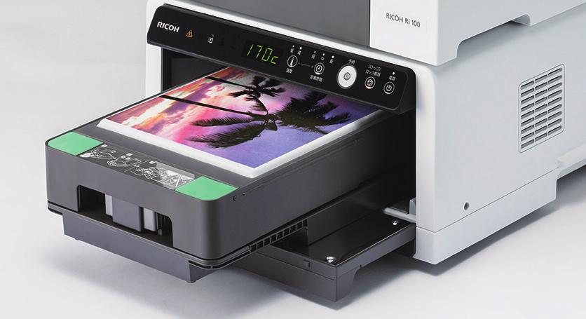Position controls contribute to print precision. Our inkjet technologies provide new value for such media as apparel, food, medicine, and industry.