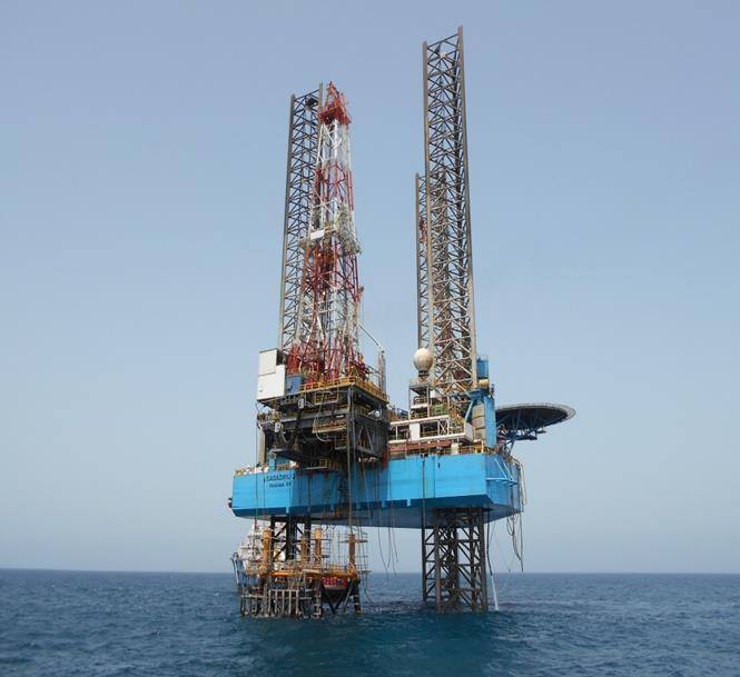 UAE: Zora Project Update Project plan for first gas in 215 with a capacity of 4 mmscfd (6,65 boepd) Offshore Pipeline precommissioning complete Offshore Platform jacket
