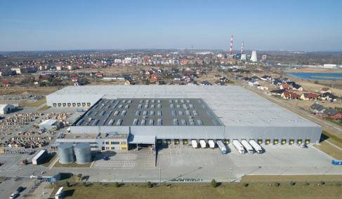 The warehouse and its parts With a total surface area of 9.88 acres, the warehouse 3LP S.A.