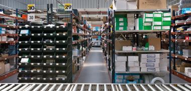 the circuit to prepare the orders with the products they collect from the shelves.