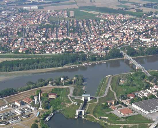 THE IL SISTEMA WATERWAY IDROVIARIO OF FERRARA PROJECT AS PART PADANO-VENETO OF THE EUROPEAN CORE NETWORK In October 2011, the European Commission submitted an amendment proposal for the regulations