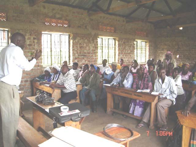 Best practices and approaches were translated into practical advice for farmers 2.2.3 Training in craft making Locally available materials were used during training.