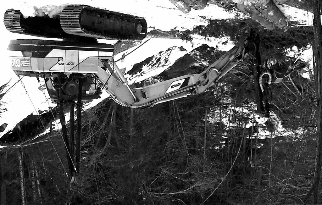 International Journal of Forest Engineering 13 Figure 6. Stability was provided by boom support on the ground. The machine had no stability problems during the extraction operation.