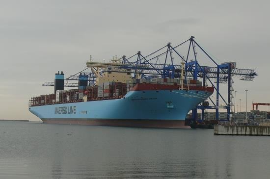 August 2013 "The world s biggest container ship Mærsk Mc- Kinney Møller