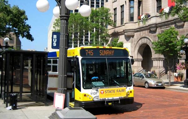 BRT uses buses incorporating a number of the premium characteristics of light rail or commuter rail to provide fast and reliable service.