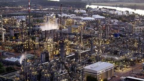 SAP Asset Intelligence Network Use Case at BASF Ludwigshafen 200 production plants connected to each other by over 2,850 kilometres of pipelines & over 230 kilometres of rail.