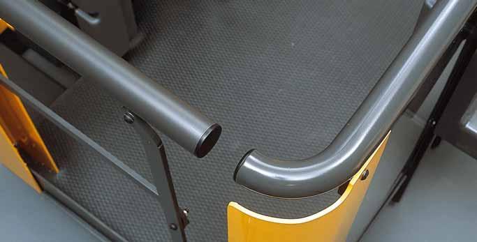 Ergonomic and easily operated controls. And a safe framework to the cab. Functional simplicity.