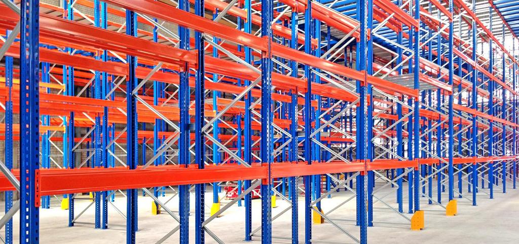 PALLET RACKING SYSTEM Industrial shelving system suitable for palletized goods of multiple references.