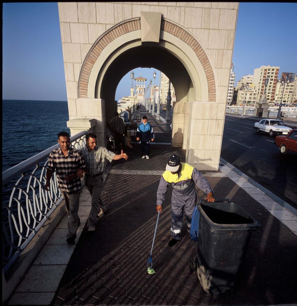 Example : Alexandria, Egypt Global waste