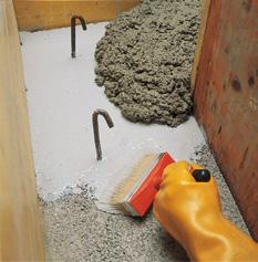 Application: brush, trowel or by pouring. Consumption: 1.35 kg/dm³. 2 kg and 10 kg kits.