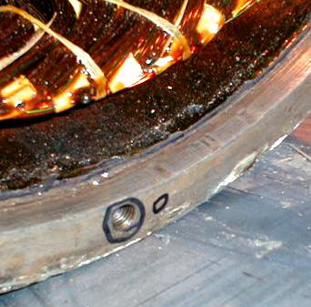 and threaded hole on face Figure 5 : Flame path scratch Additional requirements for the repair and overhaul of equipment with type of protection "d" (flameproof) Over-pressure testing An