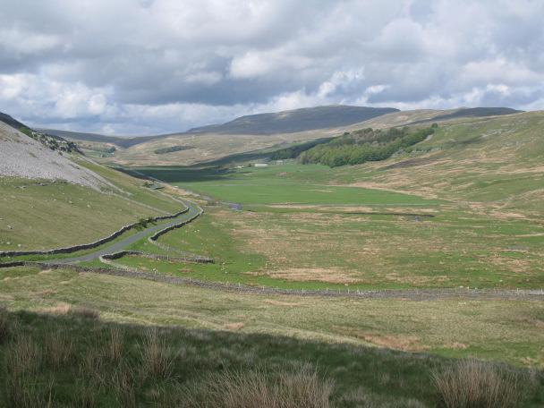 Beef & sheep farm trial plots, Kingsdale Braida Garth is a 687 hectare upland beef and sheep farm, managed by brothers Bryan and Richard Coates with the help of their family.