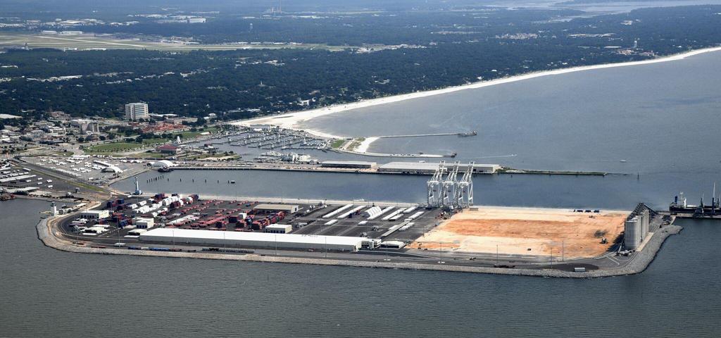 The Clean Fuels Supply Project CGL Production and Export Terminal Gulfport, Mississippi SeaOne s Site: 32 acres Facility Connected to & NGL supply Phase 1 Production of & NGLs: 400,000 Mcf/Day Phases