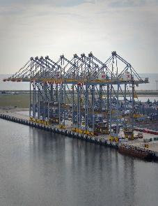 London Gateway: GBP 1.5bn investment to develop a 1.