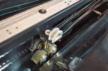 By use of the double twine binding system the binding cycle time is reduced to a minimum.