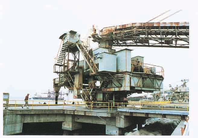 coal, and belt conveyors arranged in between these machines.