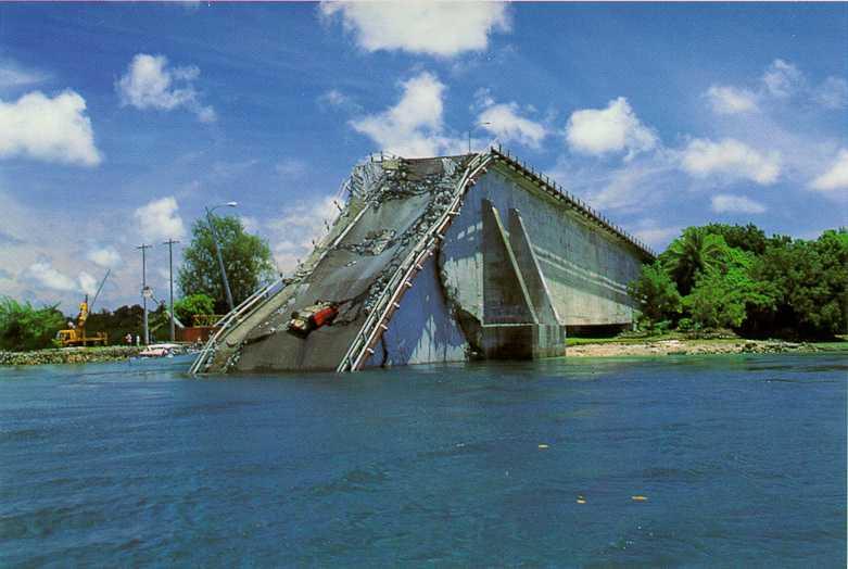 Bridges Obvious when it fails Bridge makers get