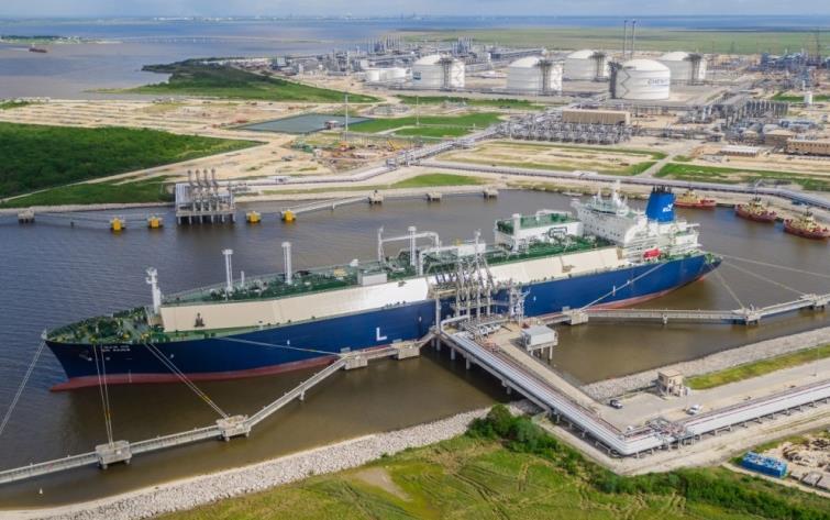 Cheniere Project Update Sabine Pass Liquefaction Project (Louisiana) Corpus Christi Liquefaction Project (Texas) Four trains operating, and one under